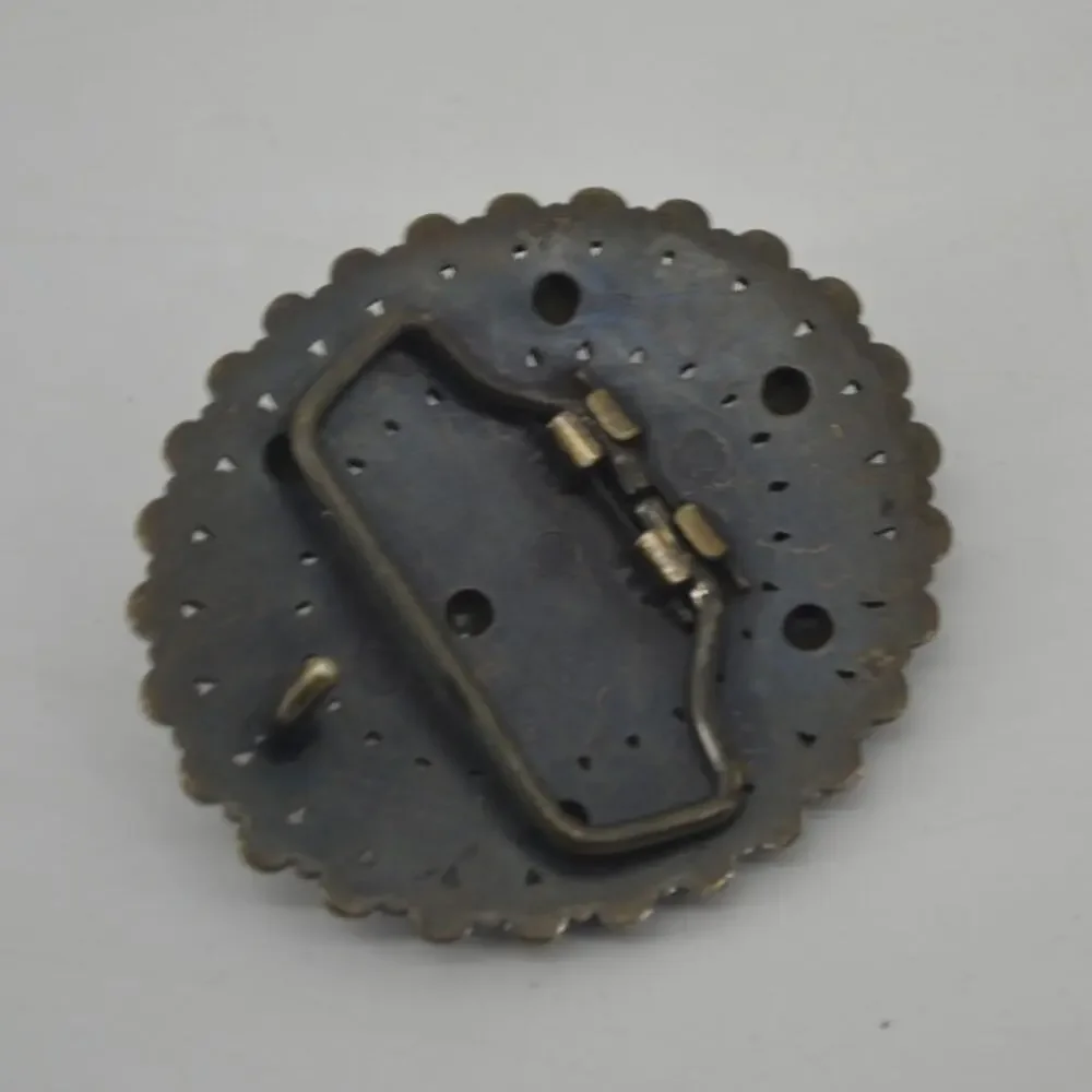 Unbranded belt buckle